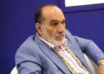 اشتغال زایی و کار خاکریز اول برای مبارزه با استکباران جهانی است