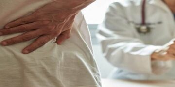 جراحی تنگی کانال نخاعی کمر چه مزایایی دارد؟