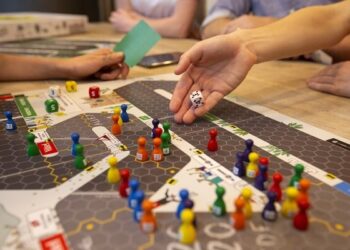 بردگیم؛ تفریحی سالم برای جمع‌های خانوادگی