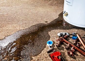 ۸ علت نشت مخزن آب + راهکارهای رفع نشتی