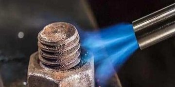 راهنمای باز کردن پیچ زنگ زده؛ معرفی ۷ روش کاربردی