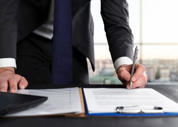 چه کسانی نمی توانند شرکت ثبت کنند؟