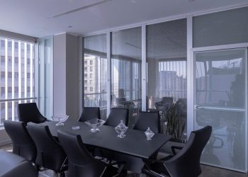 نکات مهمی که قبل از خرید پارتیشن شیشه‌ای باید بدانید