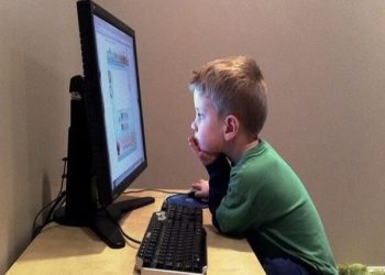 بازی‌های رایانه‌ای فرصتی برای رشد یا تهدیدی برای آینده؟