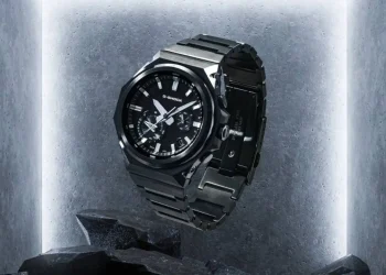 کاسیو دو ساعت کاملاً مشکی G-Steel معرفی کرد؛ طراحی خاص، شارژ خورشیدی و مقاومت بالا در یک ساعت لوکس