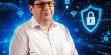 آرش کریم‌بیگی، مدیرعامل شاتل موبایل: اینترنت را نباید به چند سرویس داخلی تقلیل داد؛ فیلترینگ پروژه‌ای شکست‌خورده است